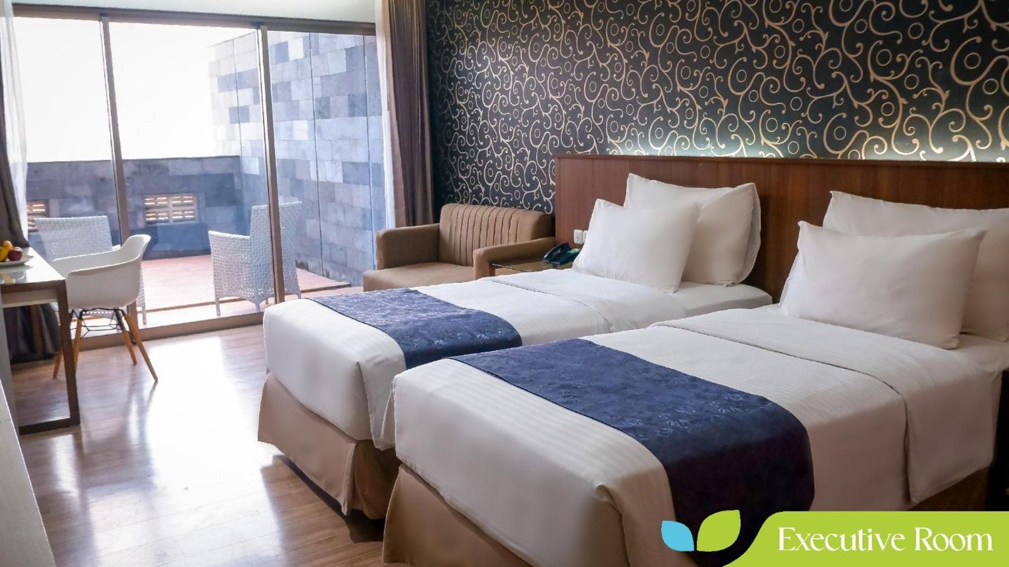 Hotel Ayola Sunrise Mojokerto Exterior foto